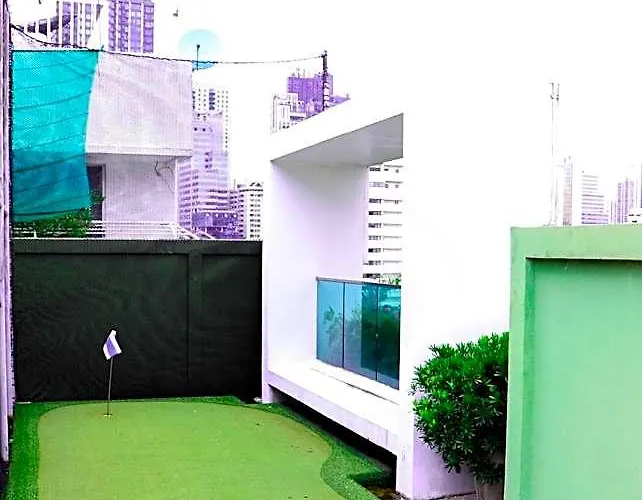Beverly 33 One-bedroom 3* Bangkok