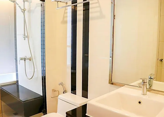 Beverly 33 One-bedroom 3*